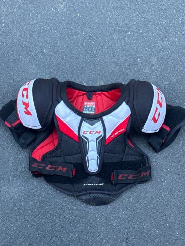 Men's Medium Junior CCM JetSpeed Xtra Shoulder Pads (Used)