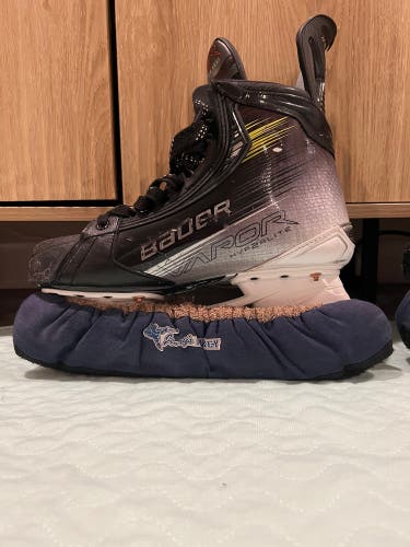2023 Bauer Vapor Hyperlite 2 Hockey Skates 8.5 (Used)