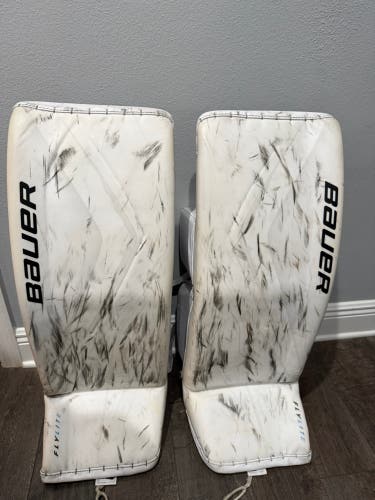 XS 32” Bauer FlyLite Goalie Pads