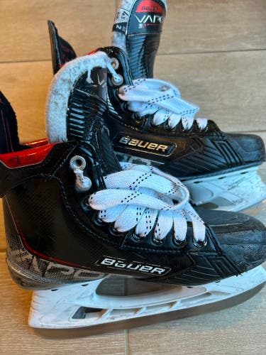 Bauer Vapor 3X Hockey Skates Size 4.5 (Used)