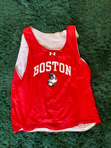 Red Large Men's Under Armour Reversable Practice Jersey | Boston University Team Issued