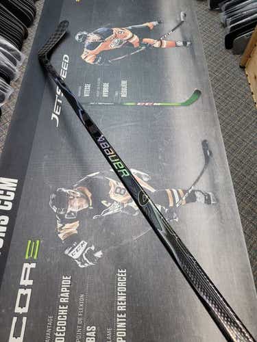 Senior Bauer Vapor Flylite Right Handed Hockey Stick P92M 82 Flex Pro Stock (New)