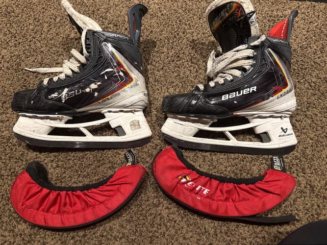 2025 Bauer Vapor Flypro Hockey Skates Regular Width 7.5 (Used)