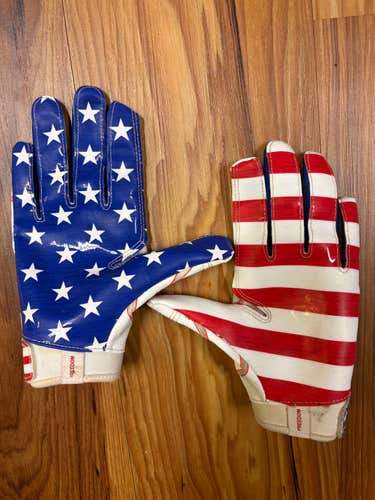 Under Armour F7 football gloves (Youth Large) - USA Stars & Stripes