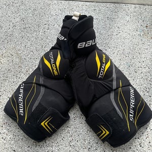 Large Bauer Hockey Girdle (Used)