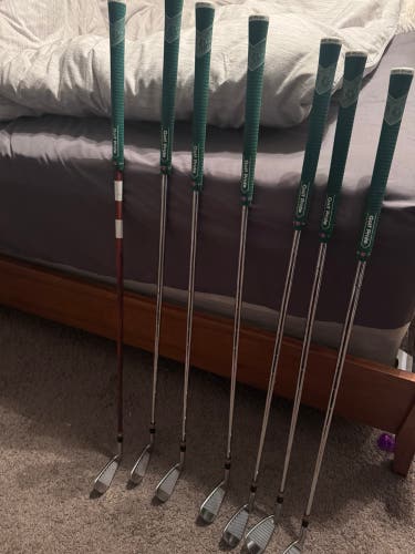 Men's 2023 101 Right Handed Iron Set Stiff Flex (New)