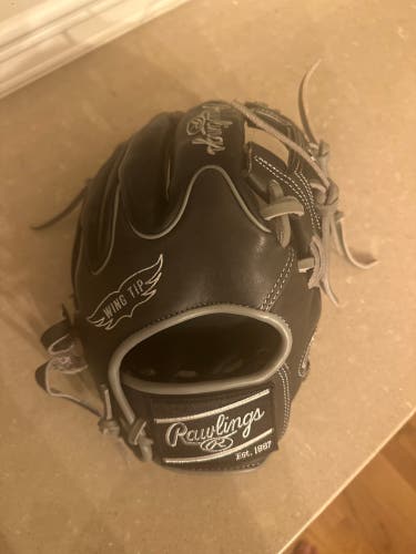 Rawlings Heart of the Hide RH Baseball Glove 11.75" (New)