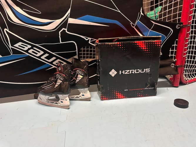2023 True HZRDUS 9x Hockey Skates Regular Width Size 2 (Used)