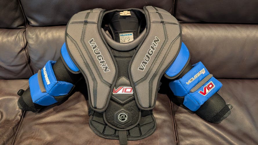 Small / Medium Vaughn Velocity V10 Goalie Chest Protector (Used)
