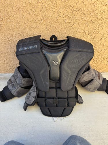 Small Senior Bauer Elite Goalie Chest Protector (Used)
