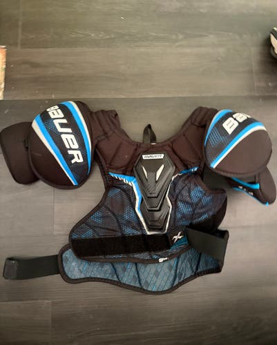 Medium Intermediate Bauer Supreme S29 Shoulder Pads (Used)