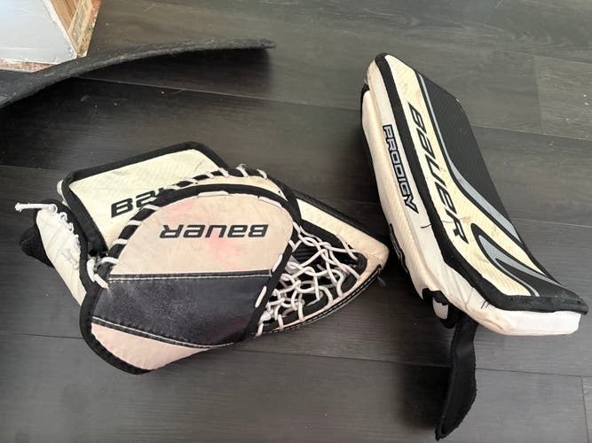 Bauer Prodigy 2.0 Regular (Used) blocker and glove