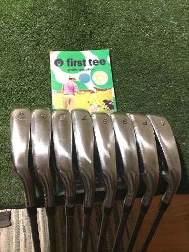 Taylormade R9 Irons Set (4-PW-GW) Seniors Fujikura Motore 55 Graphite Shafts