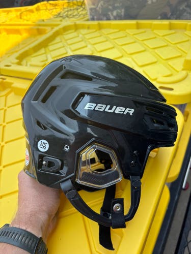Large Bauer Re-Akt 150 Helmet (Used)