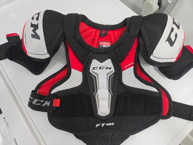 Junior Small CCM JetSpeed FT485 Shoulder Pads (Used)