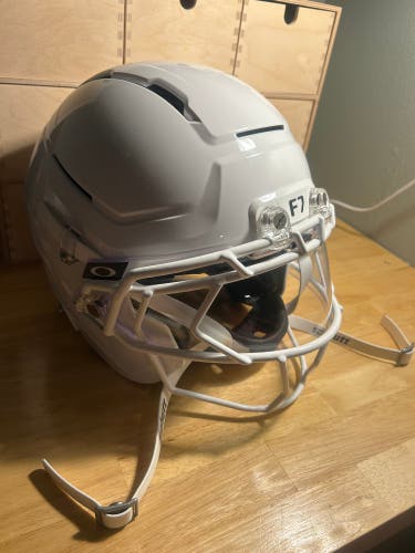 White Adult Medium Schutt F7 Helmet (New)