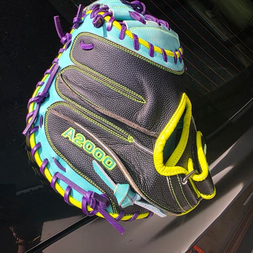 Wilson RH Catcher's A2000 PF33SS Baseball Glove 33" (New)
