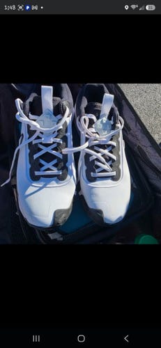 White Men's Size M 9.0 (W 10.0) Adult Nike Low Top Turf Cleats (New)