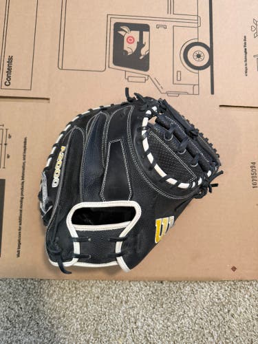 2022 Wilson A2000 RH Catcher's Baseball Glove 33.5" (Like-New)