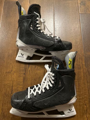 VGK Pro Stock 2023 Bauer Vapor Hyperlite 2 Hockey Skates Wide Width Size 8 (Used)