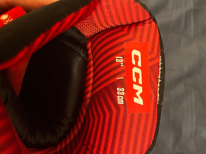 CCM Next Gloves 13" (Used)