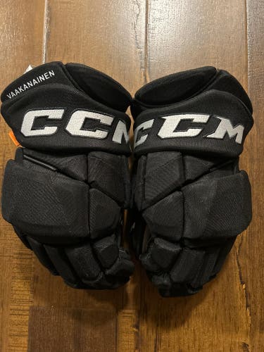 Anaheim Ducks Pro Stock Vaakanainen CCM HGPJSPP Gloves 14" Pro Stock (New)