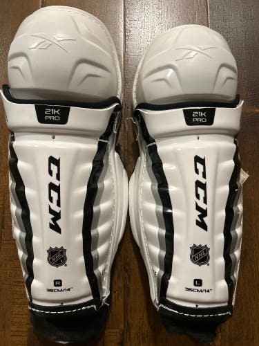 Ontario Reign Pro Stock Senior CCM 21K Pro 14" Shin Pads (New)