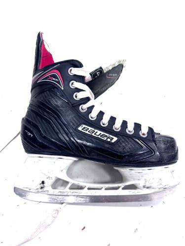 Used Bauer X300 Intermediate Hockey Skate Intermediate 4.0 11860-S000313292