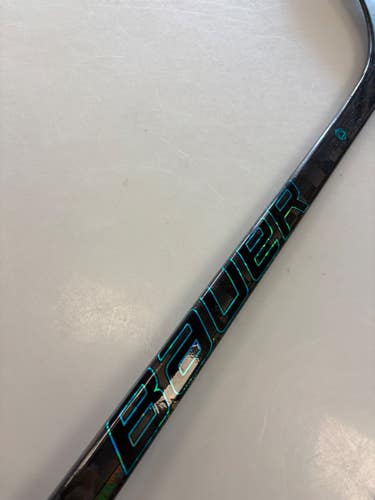 Used Bauer TWITCH 70 FLEX P90TM Senior One Piece Right 70 Flex 11860-S000313180