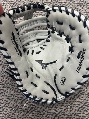 Mizuno Franchise RH First Base Softball Glove 12.5" (New)