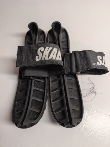 Ice Hockey Skaboots Medium (Used)