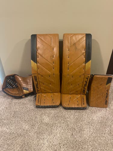 33" True HZRDUS Px4 Full Right Goalie Full Set (Used)