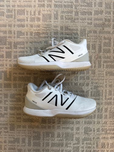 White Size M 8.0 Adult New Balance Freeze 4.0 Turf Cleats (Used)
