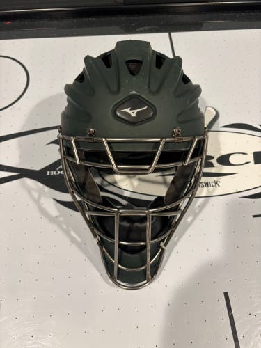 Mizuno Catcher's Mask (Used)
