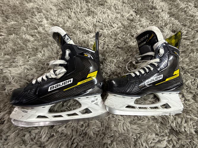 2022 Bauer Supreme M3 Hockey Skates Regular Width Size 5 (Used)