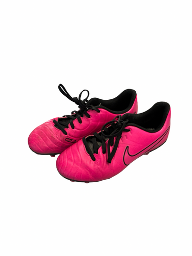 Used Nike Soccer Cleats Pink Junior 03.5 11682-S000137223