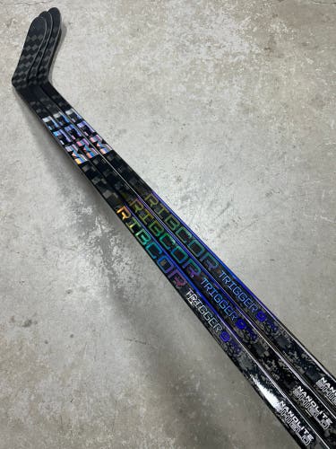3 PACK 100 Flex P28 Senior CCM RibCor Trigger 9 Pro Right Hand Hockey Stick Pro Stock (New)