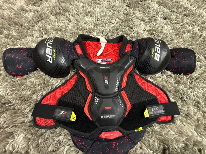 Medium Intermediate Bauer Vapor 3X Shoulder Pads (Used)