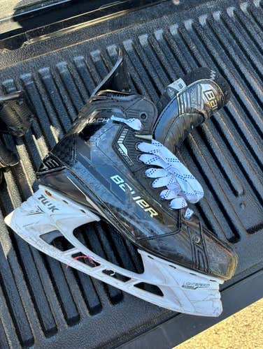 Used Bauer Regular Width 8 Supreme Mach Hockey Skates