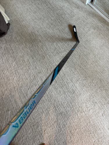 Bauer Nexus Tracer Hockey Stick |
SR 77 Flex | P28 | Grip | Brand New