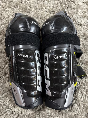 Junior CCM AS 580 12" Shin Pads (Used)