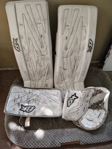23" Brian's NetZero 3 Regular Goalie Full Set (Used)
