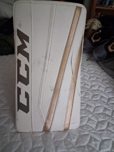 CCM Extreme Flex II 860 Regular (Used)