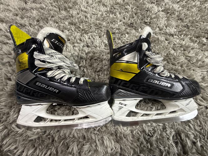 2020 Bauer Supreme 3S Hockey Skates Extra Wide Width Size 3.5 (Used)