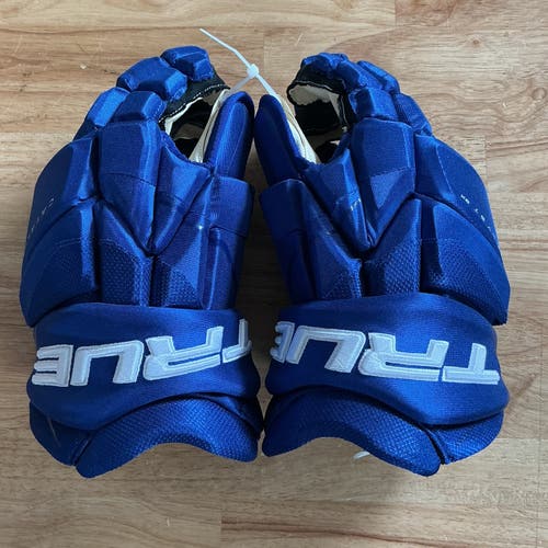 New Toronto Maple Leafs 15” Catalyst 9X Gloves Pro Stock