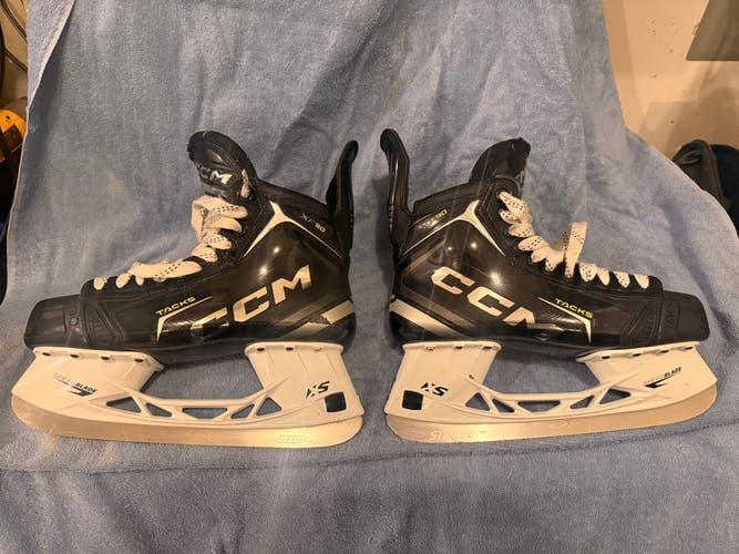Black 2024 CCM Tacks XF 90 Hockey Skates Regular Width 9 (Used)