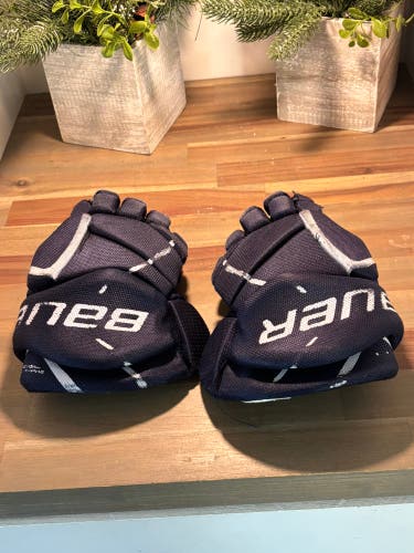 Bauer Vapor X20 Gloves 11"