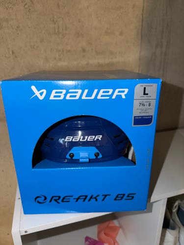Large Bauer Re-Akt 85 Helmet (New)