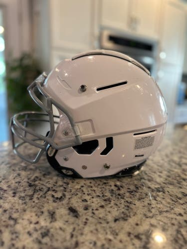 Medium Youth Schutt F7 Helmet (Used)