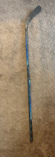 Senior CCM Vizion Right Handed Hockey Stick P29 70 Flex (New)